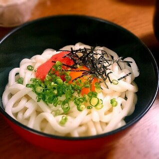 ランチにぴったり☆すぐできるめんたい釜玉うどん